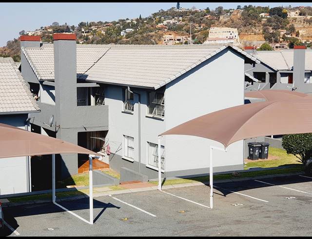 2 BEDROOM APARTMENT FOR SALE IN OAKDENE